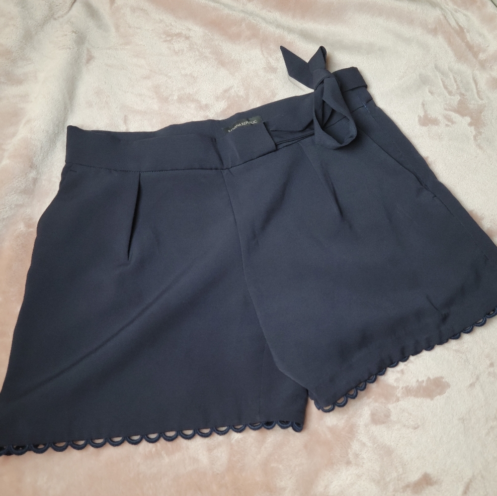 Banana Republic- Scalloped Hem Shorts